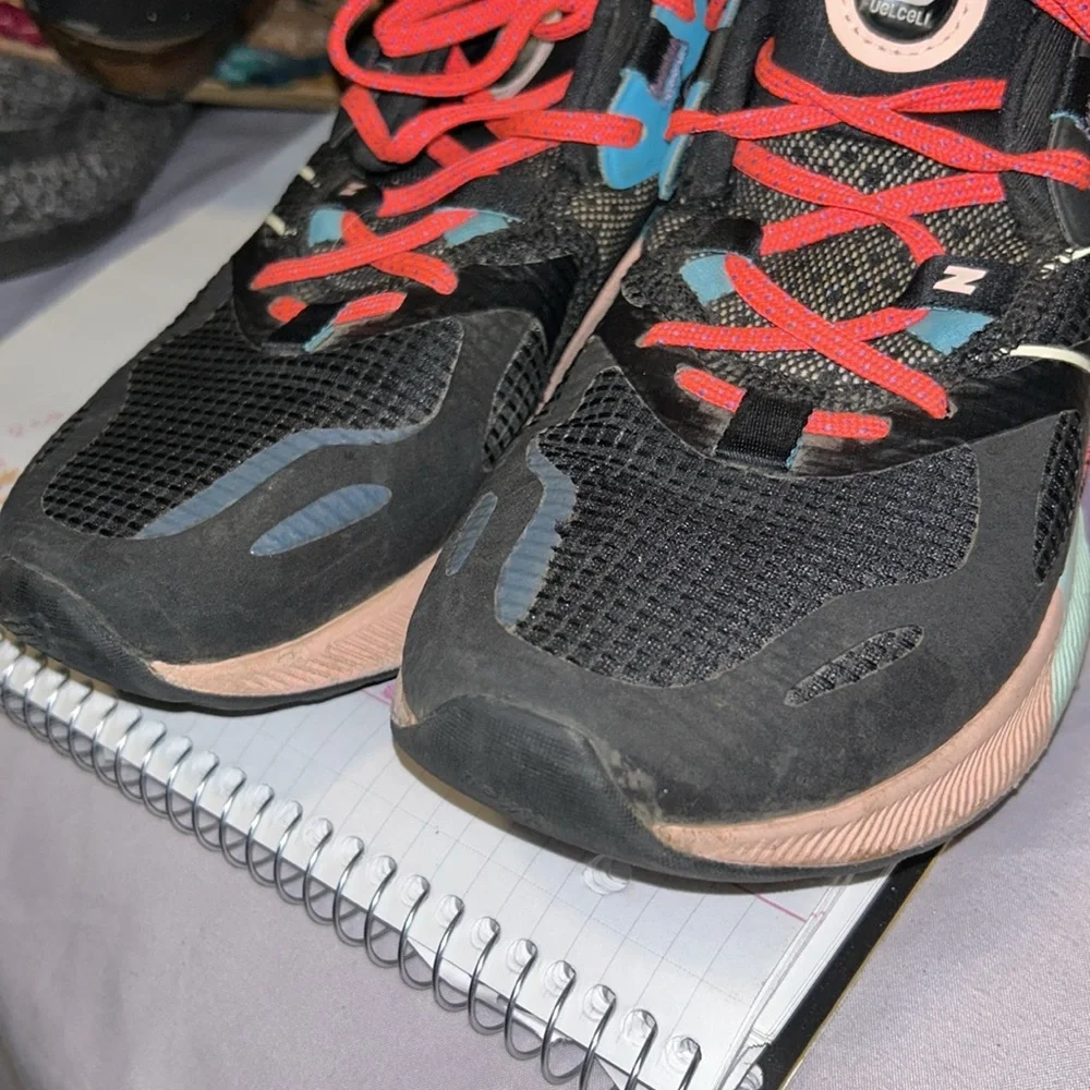 New Balance - Picture 2 of 2